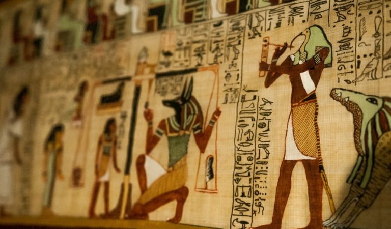 Mısır Mitolojisi ve Tanrıları Hakkında Kapsamlı Rehber